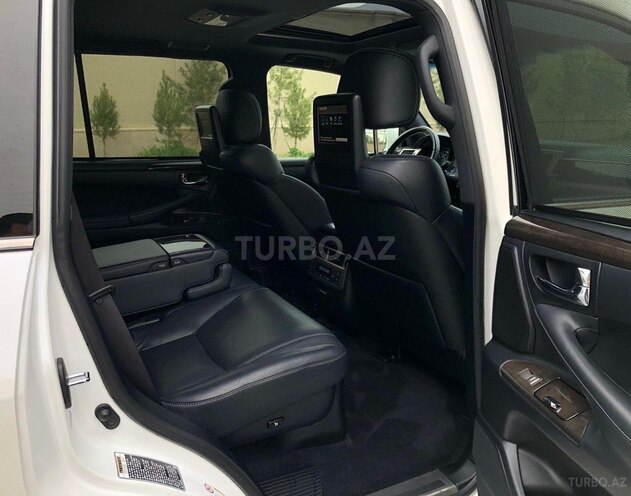Lexus LX 570-16