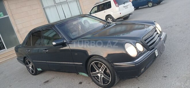Mercedes E 240-3