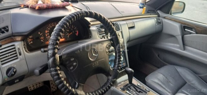 Mercedes E 240-9