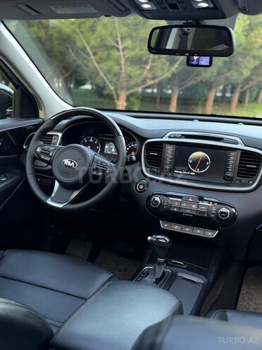 Kia Sorento-9