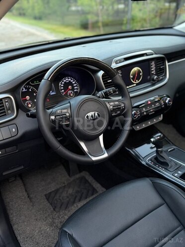 Kia Sorento-12