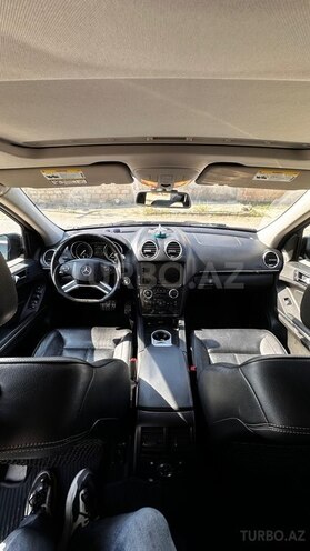 Mercedes GL 550 4MATIC-8