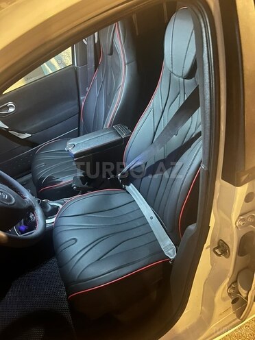 Renault Megane-6