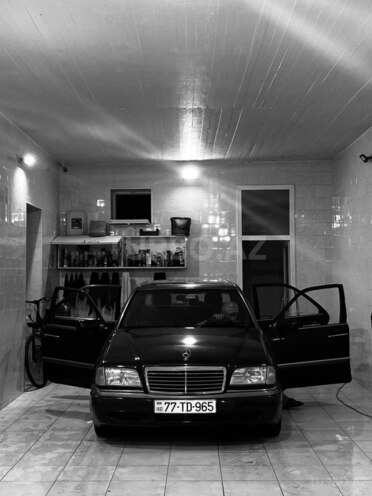 Mercedes C 220-11