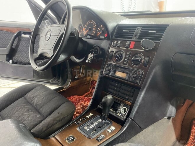 Mercedes C 220-17