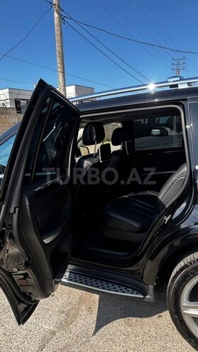 Mercedes GL 550 4MATIC-11