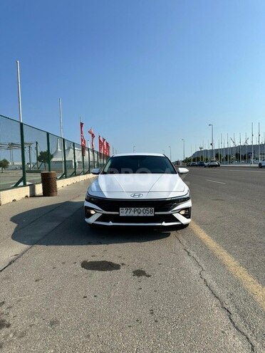 Hyundai Elantra-6