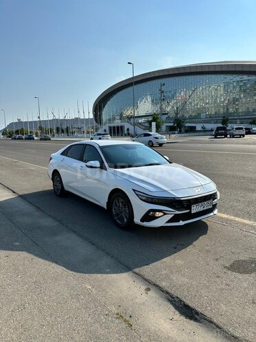 Hyundai Elantra-5