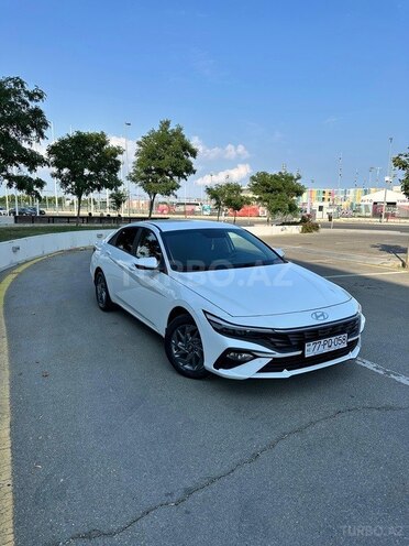 Hyundai Elantra-3