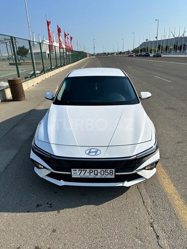 Hyundai Elantra-4