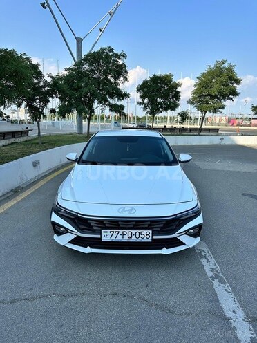 Hyundai Elantra-2