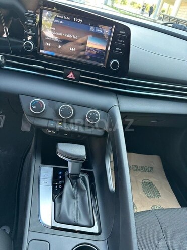 Hyundai Elantra-18