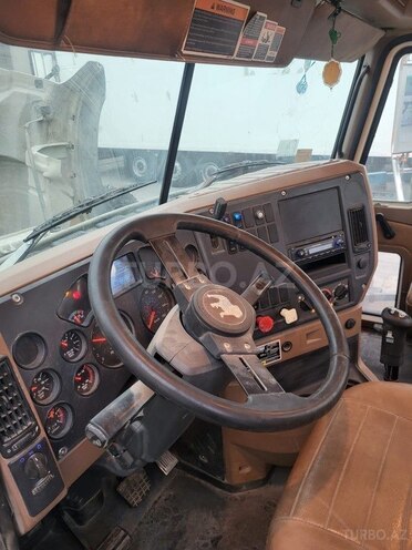 Mack Granite-7