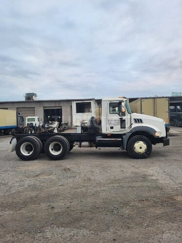 Mack Granite-6