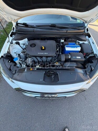 Hyundai Elantra-14