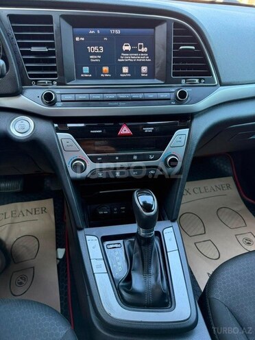 Hyundai Elantra-4