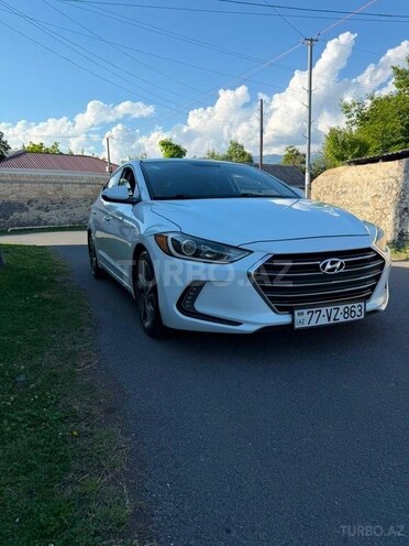 Hyundai Elantra-6