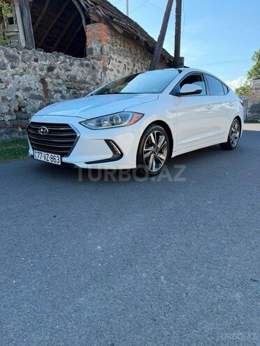 Hyundai Elantra-10