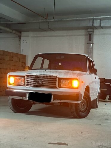 LADA (VAZ) 2107-2