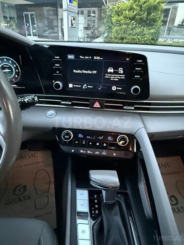 Hyundai Elantra-9
