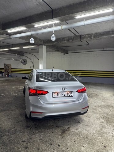 Hyundai Accent-3