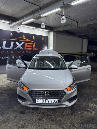 Hyundai Accent-2