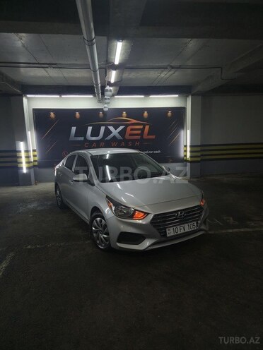 Hyundai Accent-1