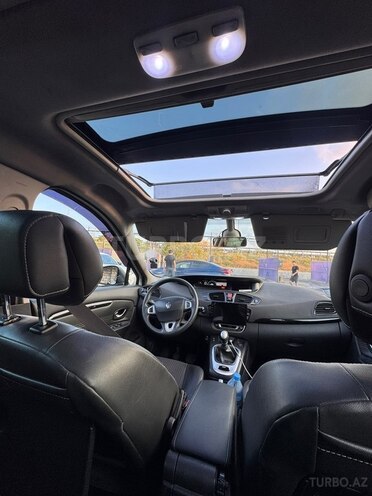 Renault Grand Scenic-8