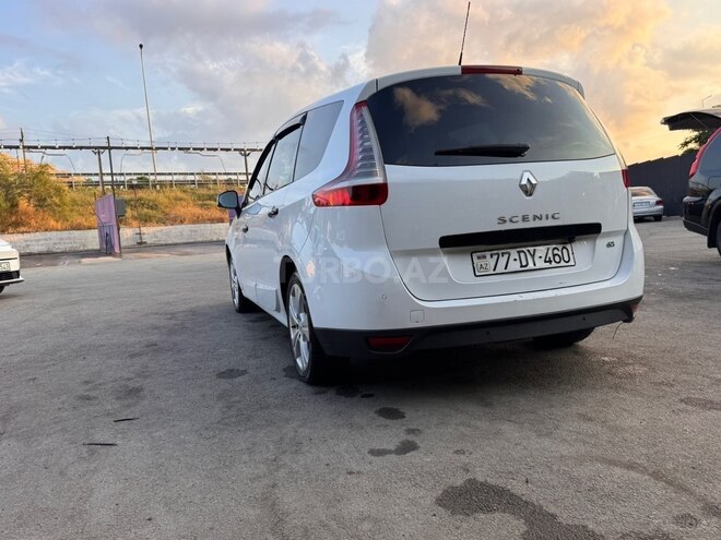 Renault Grand Scenic-6