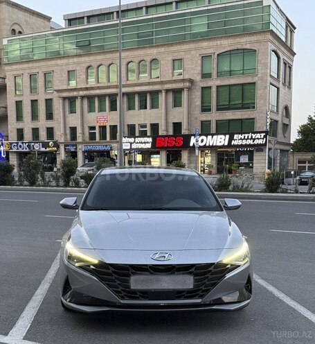 Hyundai Elantra-14
