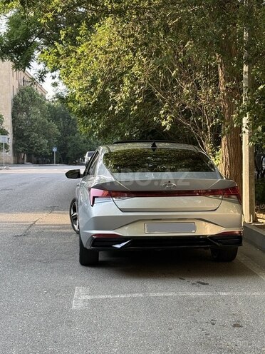 Hyundai Elantra-15