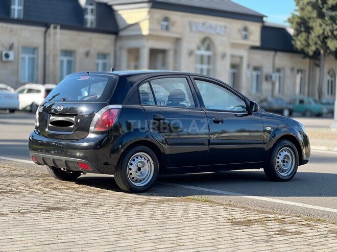 Kia Rio-4