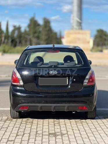 Kia Rio-5