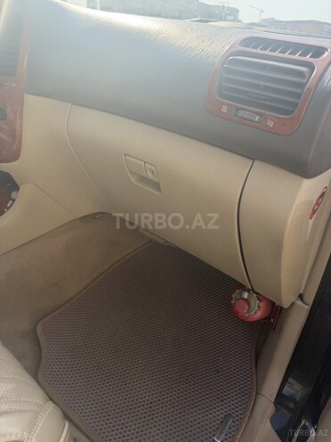 Toyota Land Cruiser-9