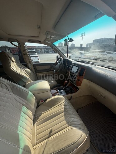 Toyota Land Cruiser-7