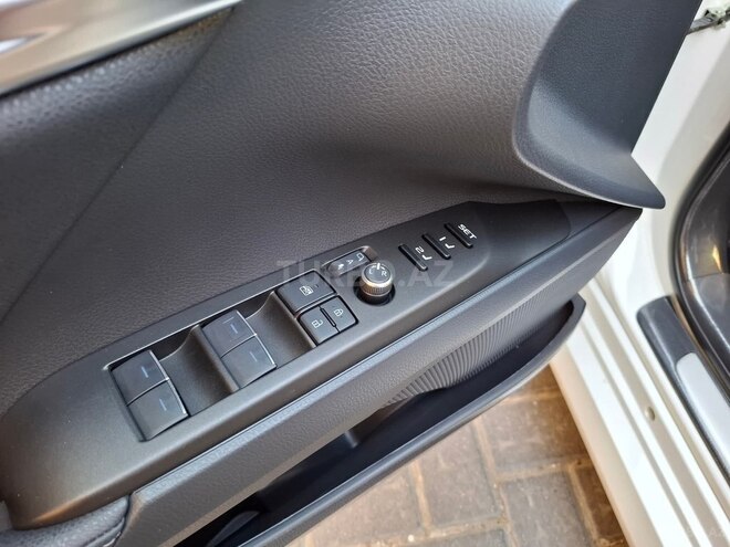 Toyota Camry-15