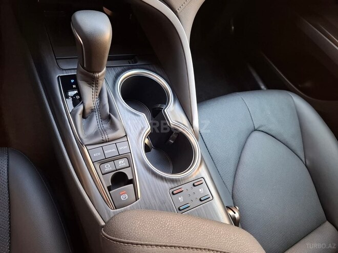 Toyota Camry-17