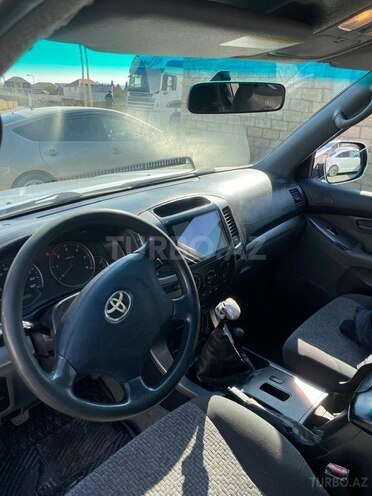 Toyota Land Cruiser Prado-10