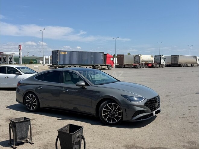 Hyundai Sonata-4
