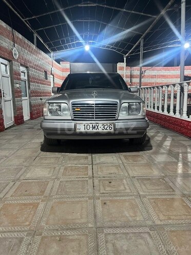 Mercedes 200 E-1