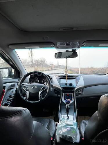 Hyundai Elantra-6