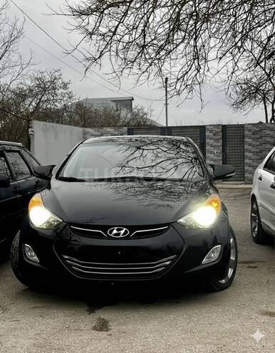 Hyundai Elantra-1