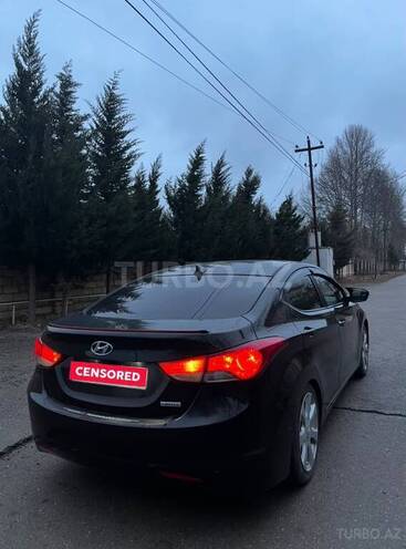 Hyundai Elantra-9