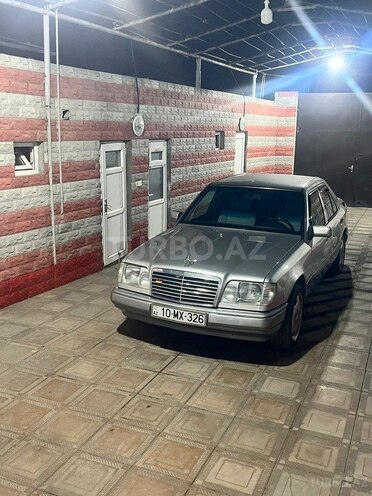 Mercedes 200 E-6