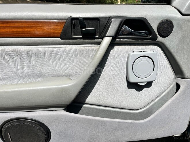 Mercedes 200 E-15