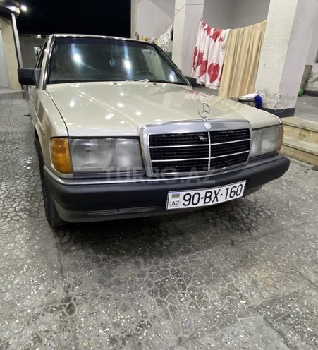 Mercedes 190-2