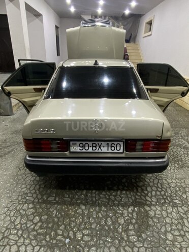 Mercedes 190-5