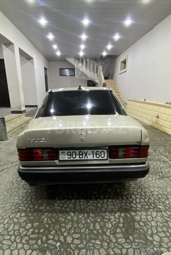 Mercedes 190-12