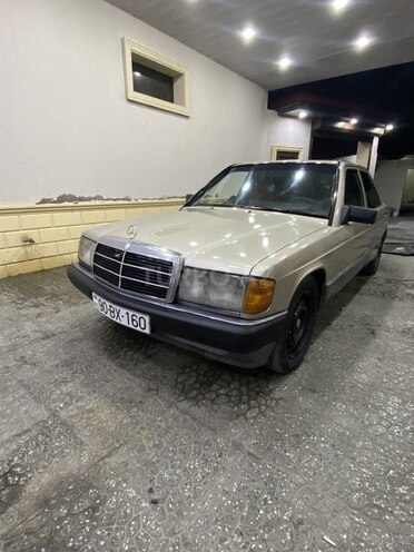 Mercedes 190-1