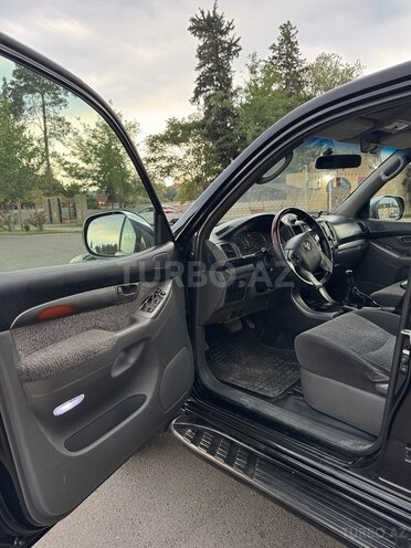 Toyota Land Cruiser Prado-12